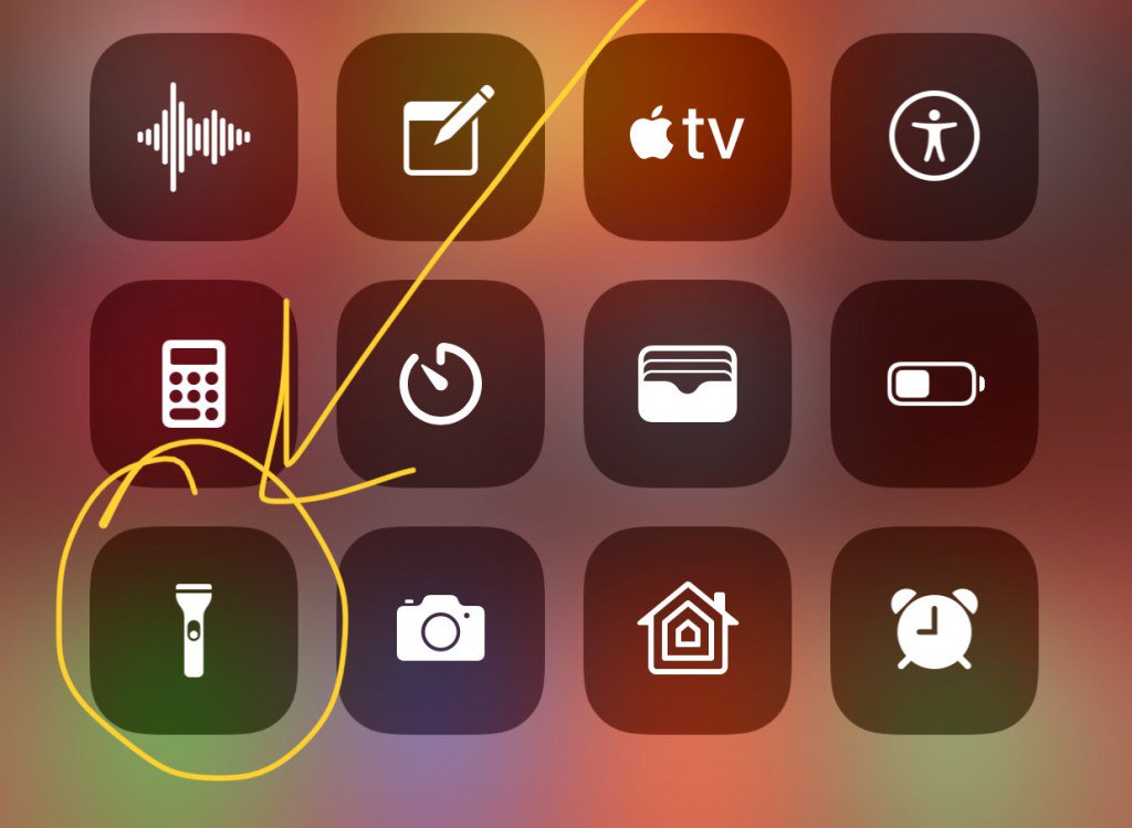 TeachMeiOS's tweet image. How to Adjust the Brightness of iPhone Flashlight teachmeios.com/adjust-brightn…