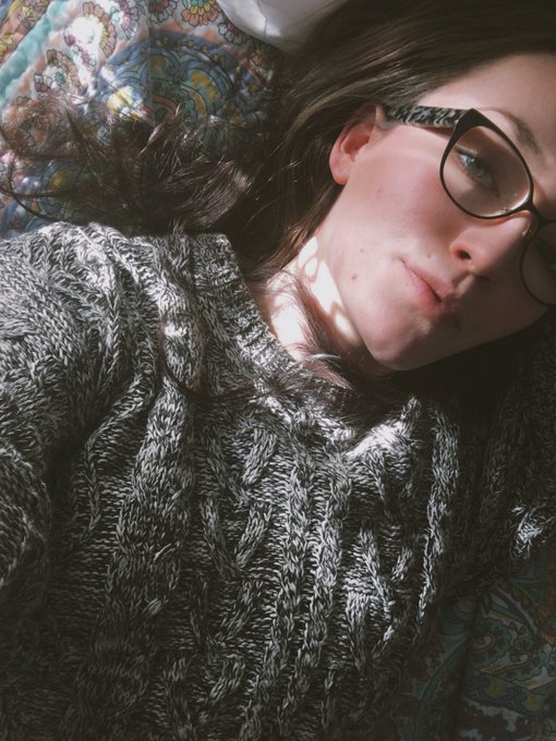 Citrus Mistress - 1 pic. this sweater is my wcw https://t.co/qMPjNboDHh