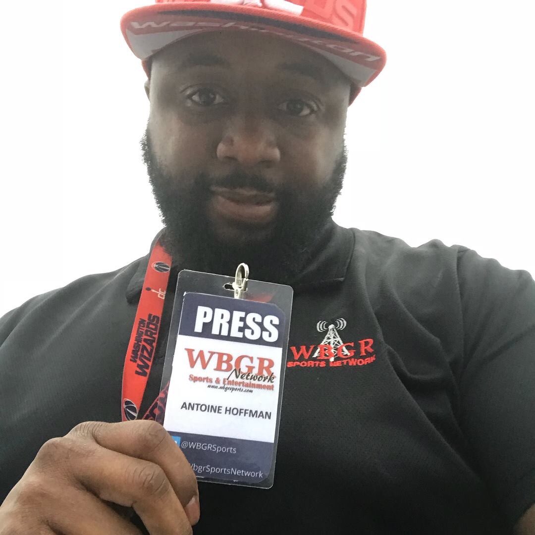 ribradio2017's tweet photo. This just in...our very own @anttheliberated will be live at @JimmysSeafood aka #TheFamous to partake in some great eats, while covering @WWE’s #RoyalRumble for #RunItBackRadio and @WBGRSports / @WBGRradio...it’s always love at the famous every time I’m in the building. #CantWait https://t.co/cG90LAOERg