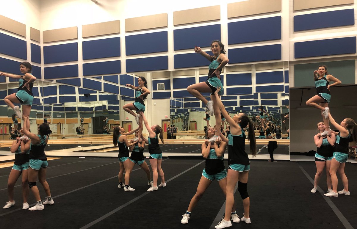 HarlanCheer's tweet photo. Back at it! #PracticeMakesPerfect #Comp2018 https://t.co/ylIWqLICt7