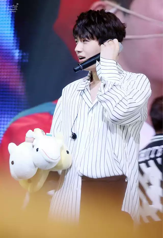 kmsl_updates's tweet photo. [PICS] 180101 - #인피니트 L at #IFNTBeginAgain Day 3

by L to M https://t.co/0jWuuCljN8