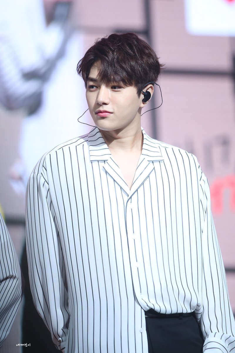 kmsl_updates's tweet photo. [PICS] 171230 - #인피니트 L at #IFNTBeginAgain Day 2

by smithereens_kms https://t.co/bIA9urf1g2