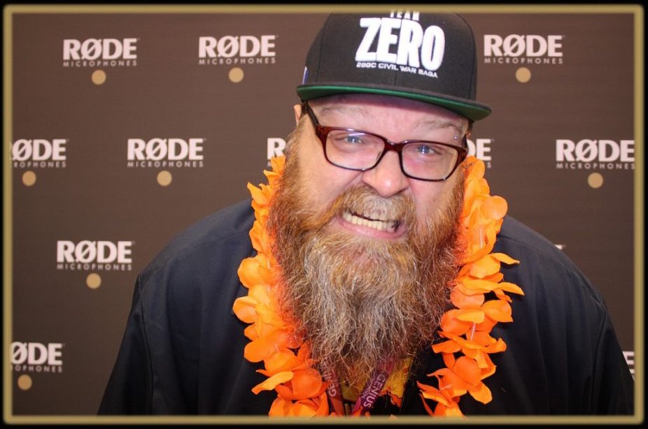 TheRealIndie's tweet photo. Found a fun picture from #vidcon2017 at the #rode booth. https://t.co/HmwswMrAWx