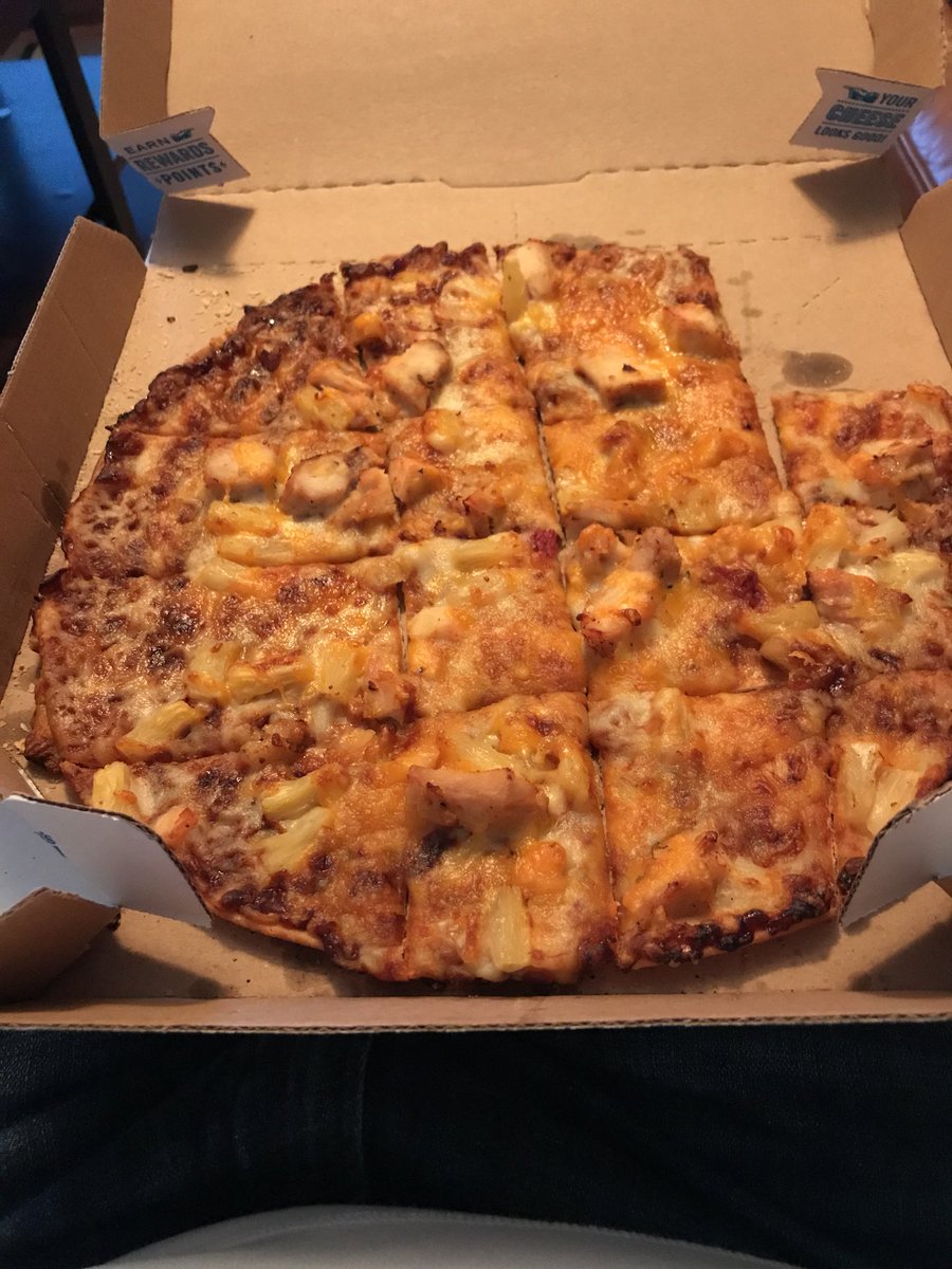 JeffCavin's tweet image. Thanks for the cold pizza @dominos over an hour late and clearly sitting there for some time. Calling @pizzahut  next time