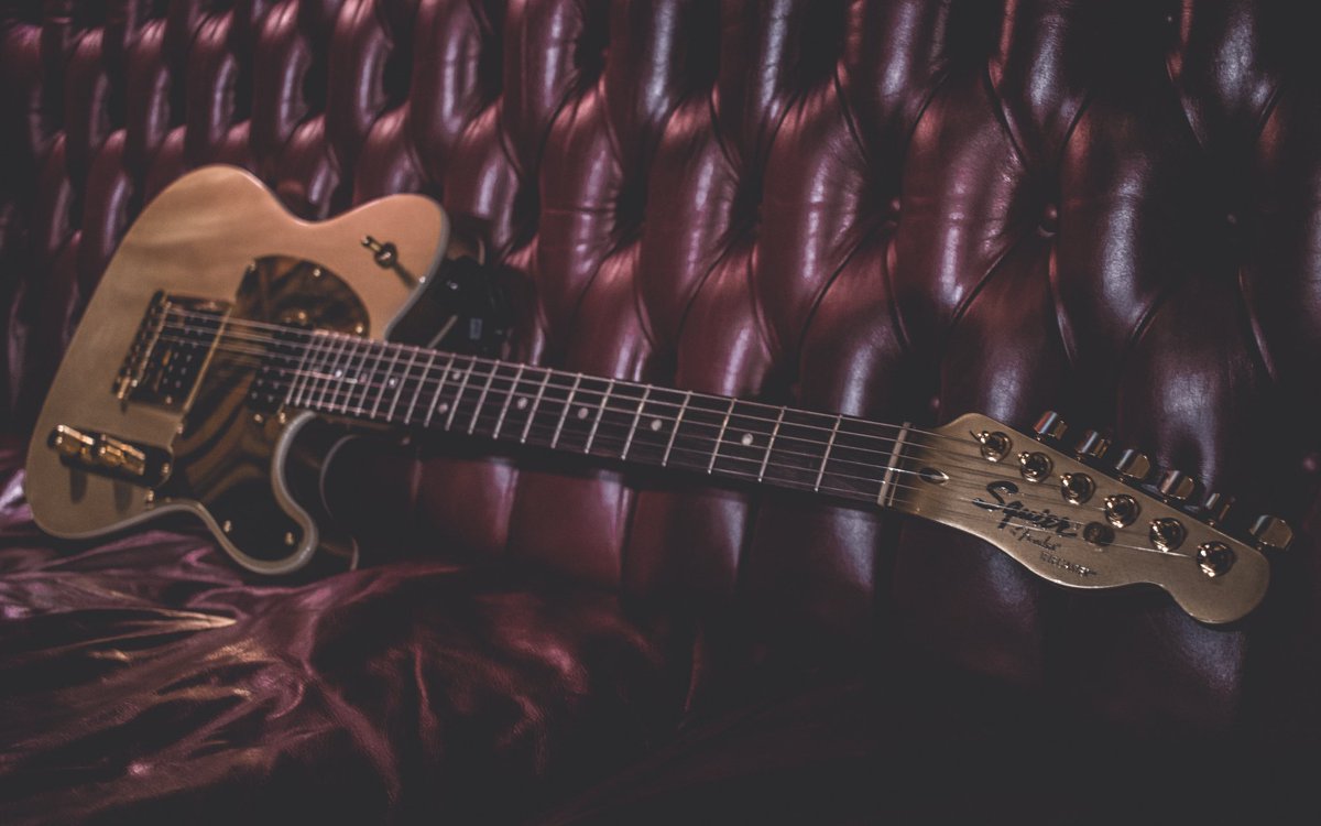 GearAddicts's tweet image. Hope everyone is having a killer New Year! Here’s a tasty @Fender Squier John 5 tele for some eye candy.