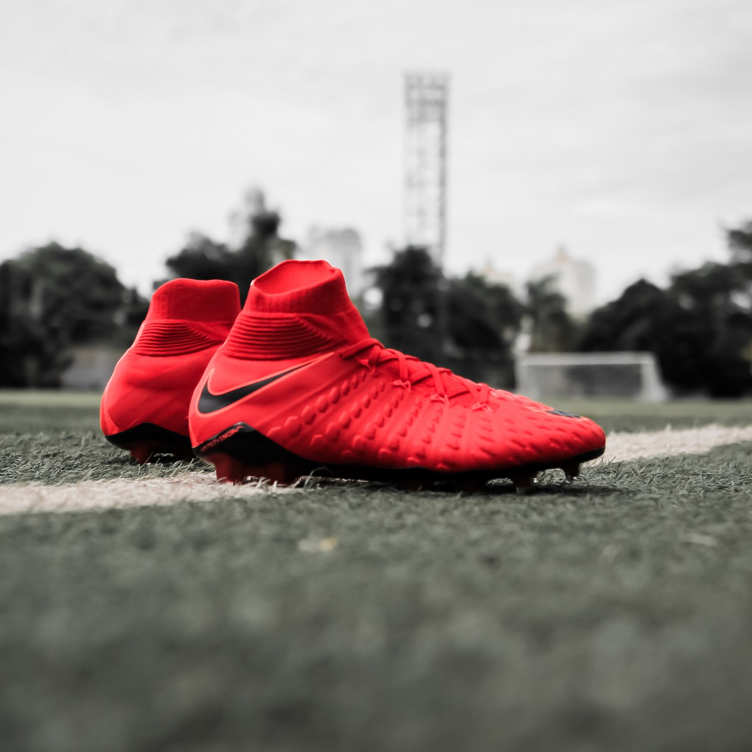 Nike hypervenom phantom top 3 play fire
