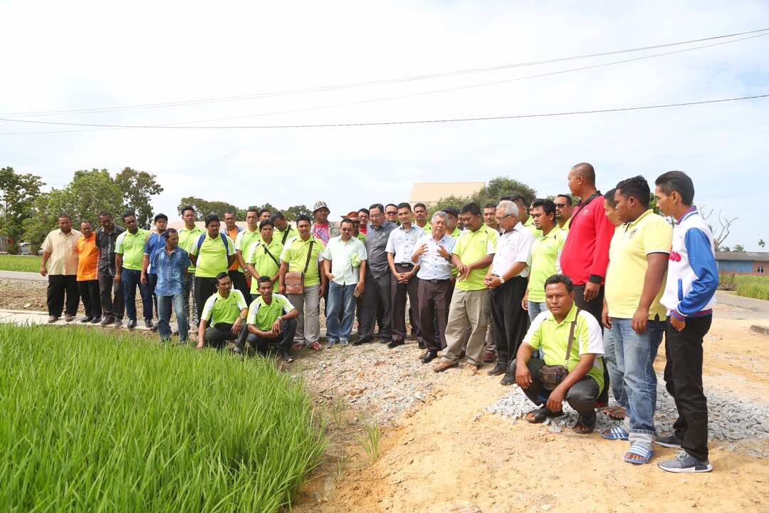 mada_malaysia's tweet photo. Harapan agar Kelab Jelapang Padi MADA terus bergiat supaya pertanian kini wajar dilihat sebagai sesuatu sektor yang penting dalam proses penjanaan ekonomi dan pembangunan negara.

#madamabeles
#ourfoodourfuture https://t.co/QASjnx7r0S