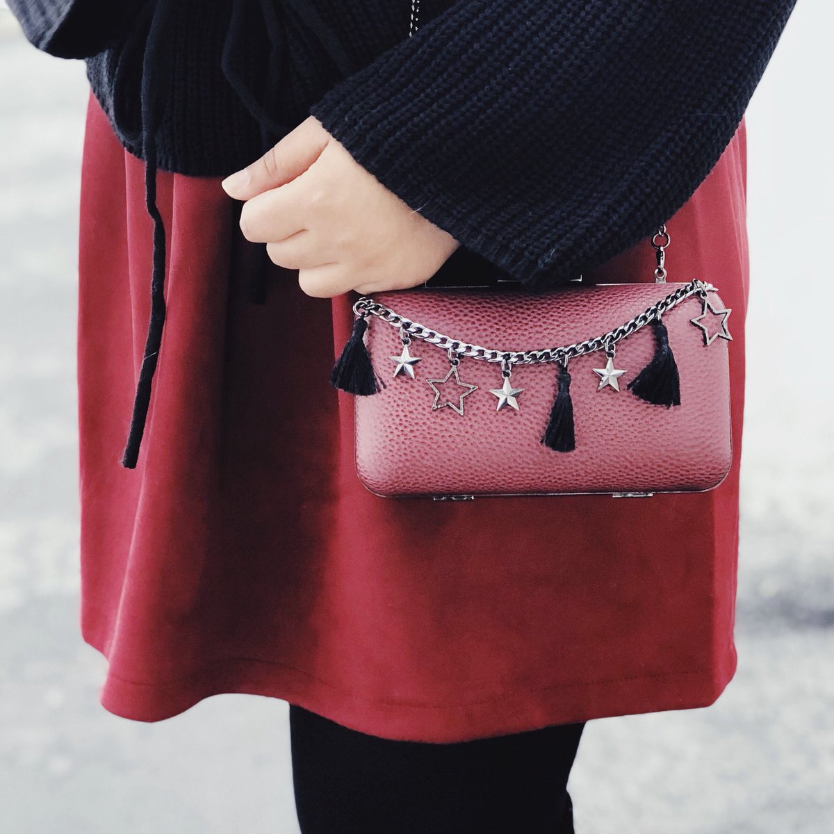 Fashionable_Pri's tweet photo. New favorite bag! Can’t get enough of the star trend ✨ Shop the bag here:  https://t.co/VcJG2EzcFu https://t.co/wyMigiAgdx