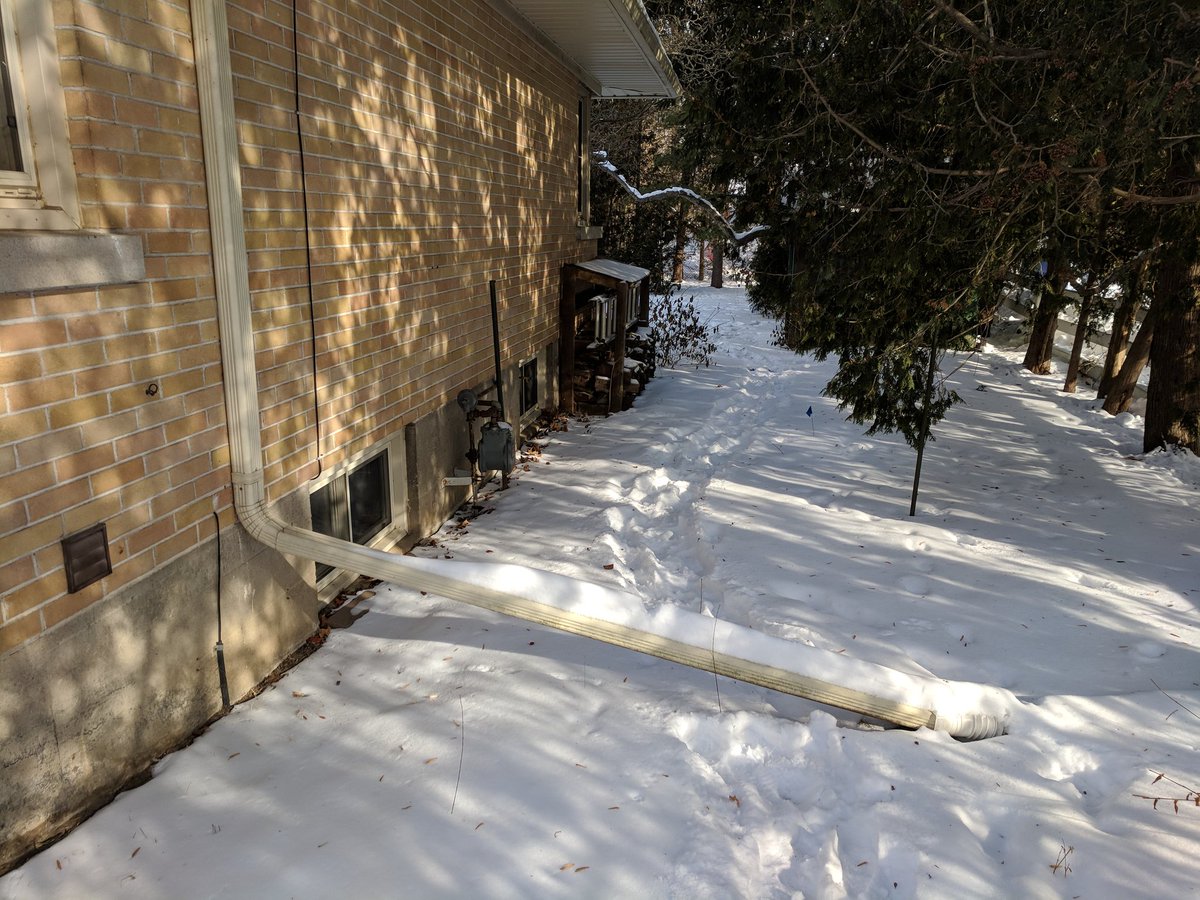 MIvyLeague's tweet photo. Downspouts that point away from foundations...little things can make a BIG difference in the overall maintenance of homes. #RealEstate #DryBasements #WhatGoodRealtorsSee https://t.co/nyxzjUHIzm