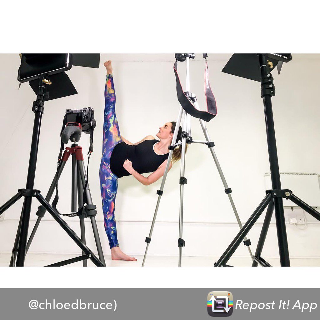 flipthedogyoga's tweet photo. The extraordinary @ChloeDBruce #poseoftheday #amazingmoma https://t.co/g22u7tLwRA