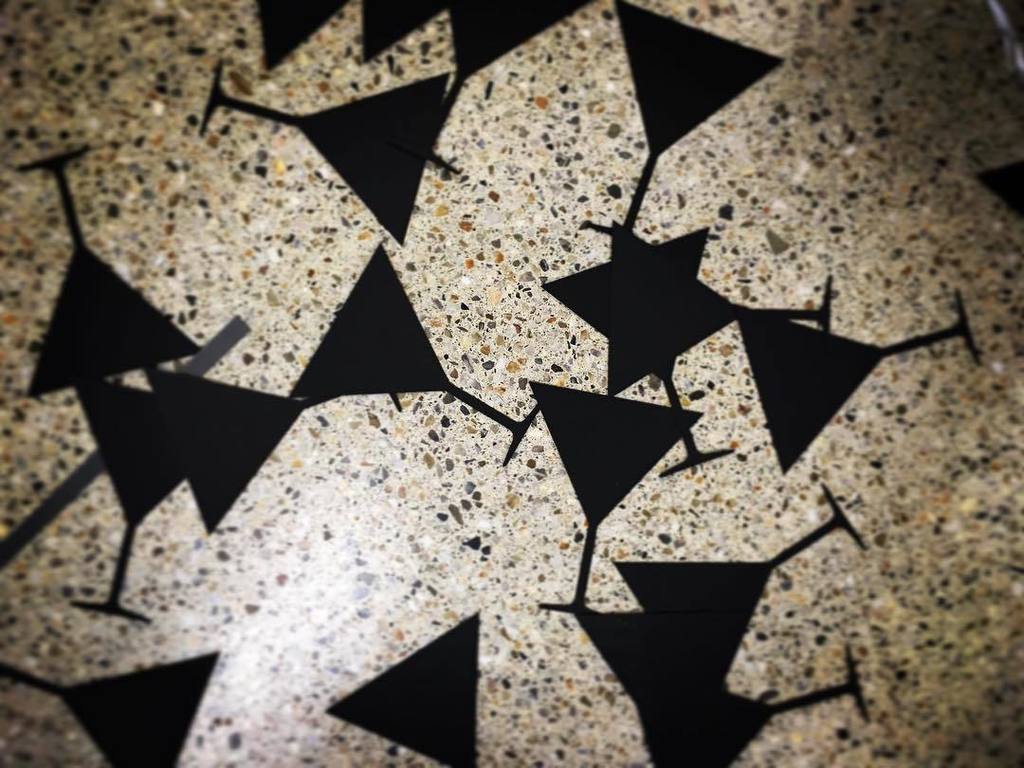 studiopression's tweet photo. Party is over 🤘#diecut https://t.co/PJ10orW7dI https://t.co/PBAEcjQfid