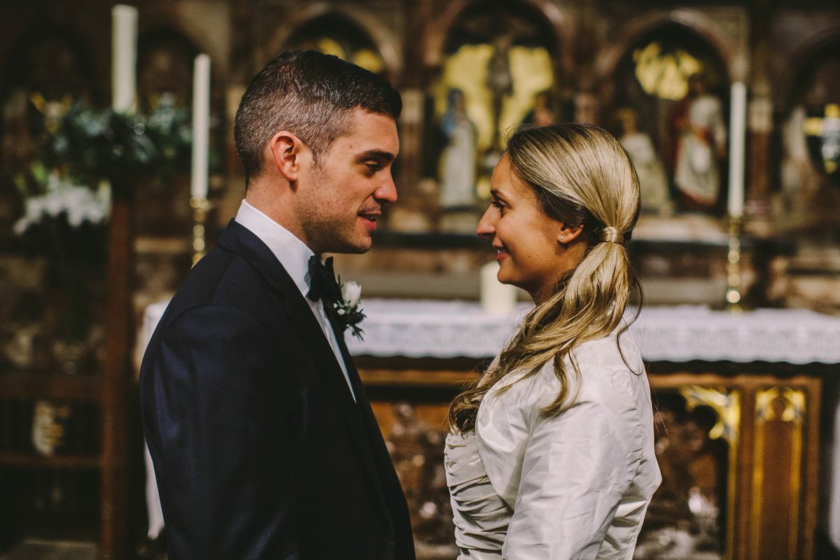 New from my Blog : INSIGHTS with Helen Davies - Amy and Oliver’s New Year’s Eve Wedding withhelendavies.com/2018/01/03/amy…