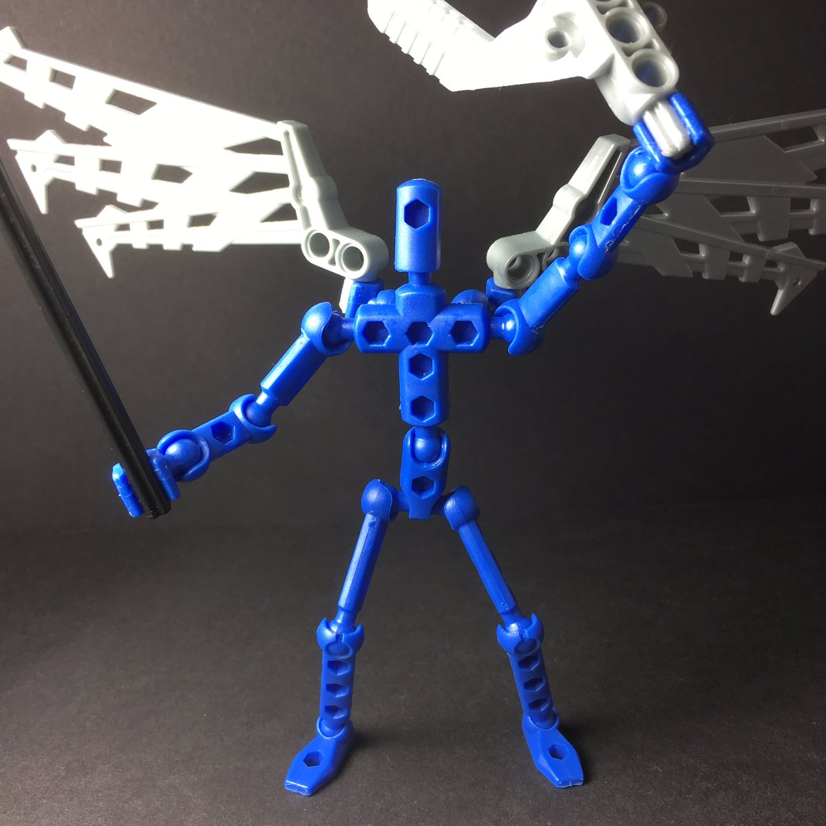 ModiBot_Mo's tweet photo. ModiBot customization tip: Mo hands make great adaptors for attaching construction parts with a cruciform cross-section. One more way to gear to your builds. #brickbash #bricks #customtoys #personalized #adaptors #crosscompatible #toymaking #diy #dyo #kit #toysaretools https://t.co/bIlBH42Ro1