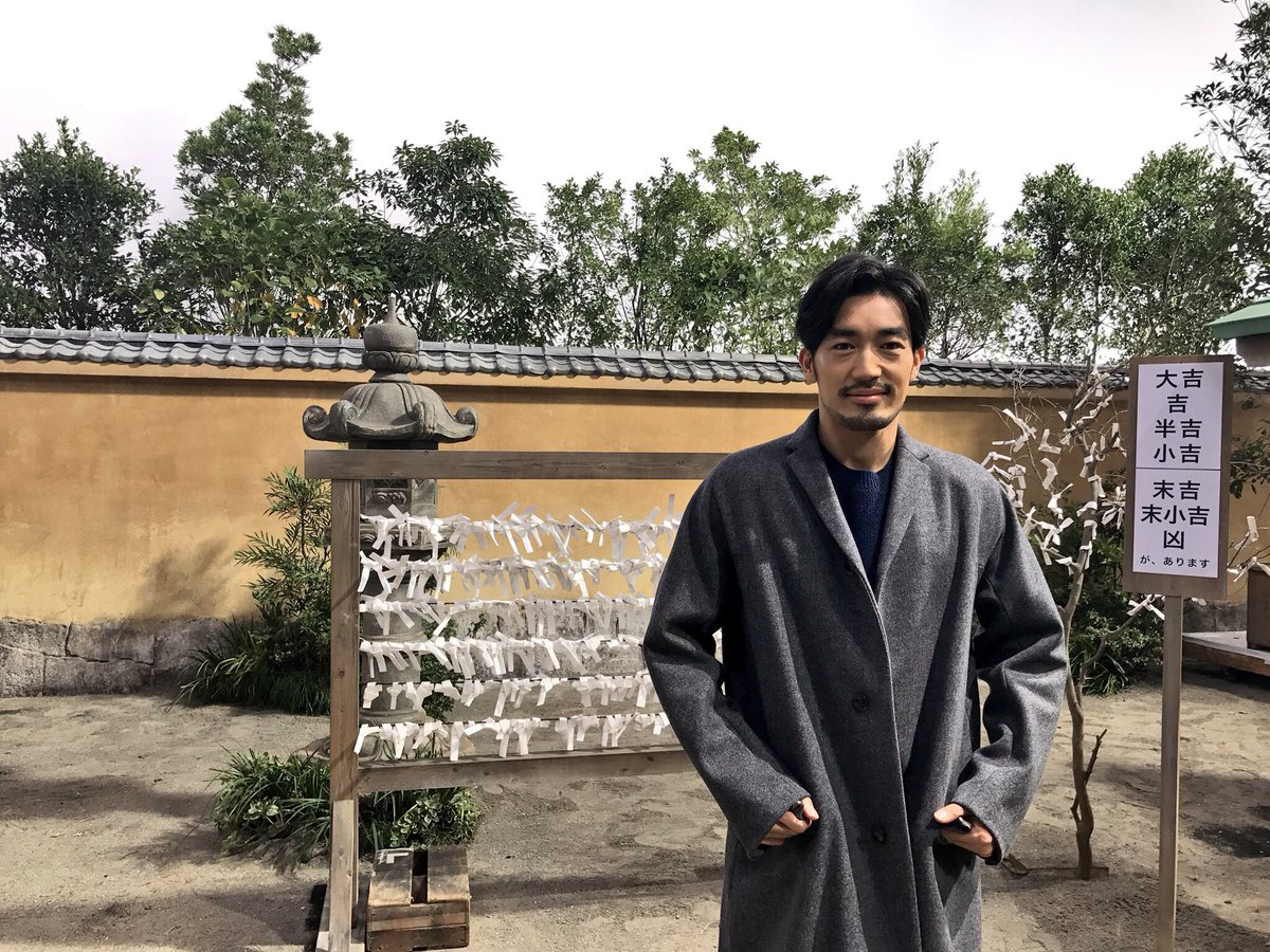 ryohei_otani's tweet photo. 本日よりBIG新CMがO.Aスタートです‼️🌟みなさま初詣は行かれましたか😊？福澤さんもお願い事をしたようなのですが…🤭✨
https://t.co/vSchMleH29

#大谷亮平 #BIG 
#福澤さんの初詣⛩ https://t.co/TPMmIDgwic