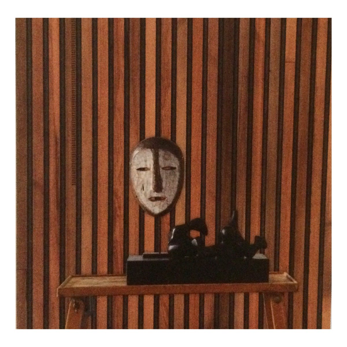 B E H A N G van Piet Hein Eek vol gave hout-patronen. Deze collectie is stoer en goed toepasbaar in het interieur. Ook leuk voor een kantoorruimte! Uiteraard bij ons te koop. #interior #inspiration #wallpaper #nlxl  #pietheineek #hout #behang #woonwinkel #ontwerpstudio #Leiden