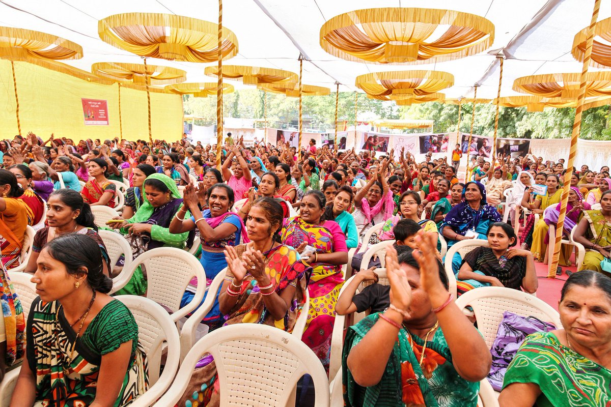 unwomenindia's tweet photo. Despite a growing presence in the services sector - 17% of all #women workers in #India, women’s #labour continues to be unpaid, under-paid and exploitative. https://t.co/4Ws6FUDAZN
