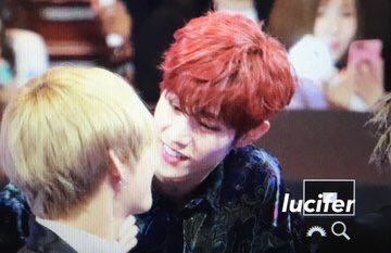 Mark Tuan Jinyoung really accused them of dating lmao. Mark looks so inlove with Taehyung. He also likes touching Tae's ass.