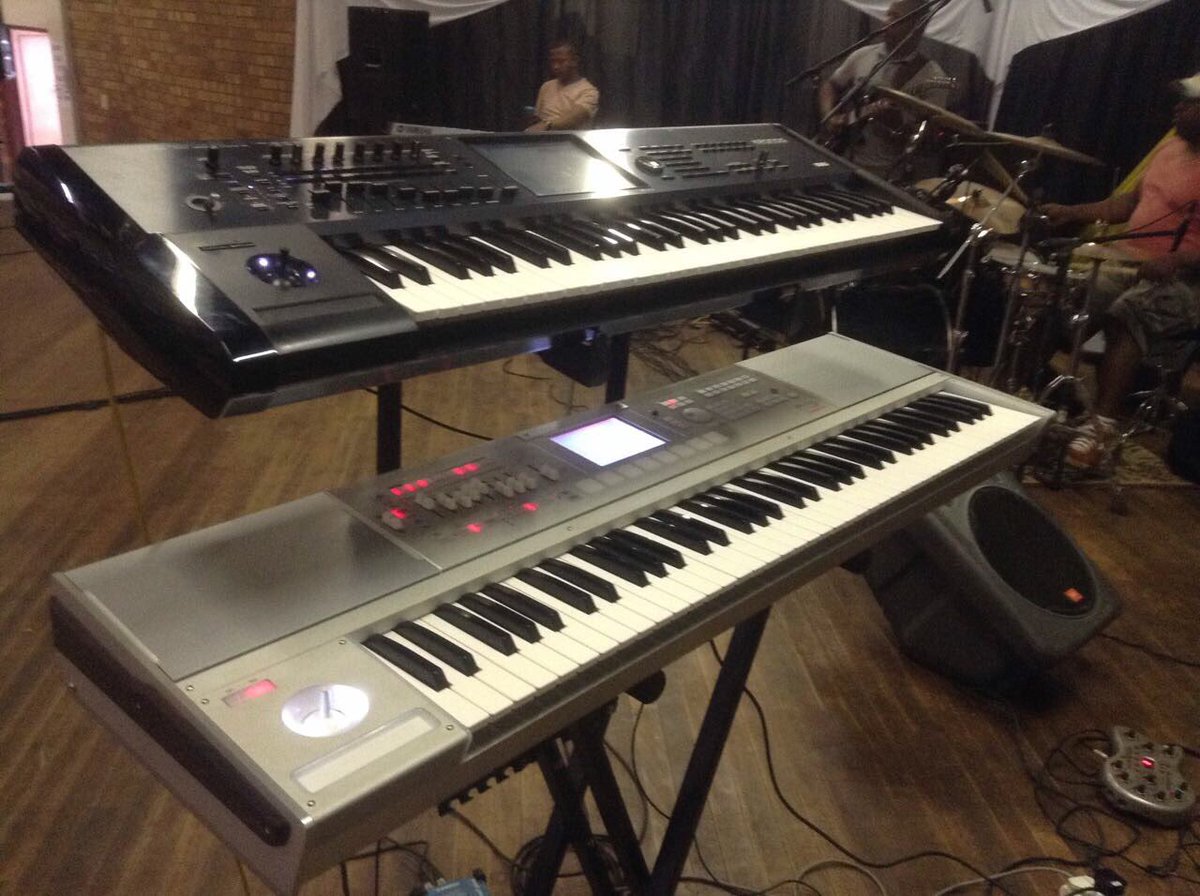 McMokwenaIV's tweet image. My friends keyboard was stolen yesterday at Robi Malingas funeral. The thief might be roaming around the streets trying to sell it. Please RT someone might spot him. #RobbieMalingaFuneral