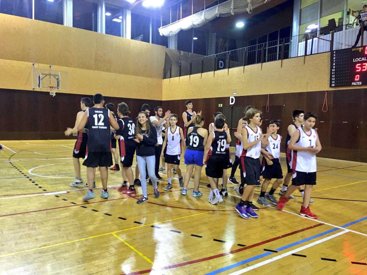 UESC_SantCugat's tweet photo. @QbasketStCugat @FemSantAdria @CB_Granollers @CNCALDESBASQUET @BasquetCanpa @cbsantfeliuenc @CBGRUPBARNA @CBFCERDANYOLA @cbCerdanyola @BasquetCornella 🌟🔴⚫️ TORNEIG DE REIS DE SANT CUGAT (5ª edició) 📸 La #UESCASDI també ha jugat el seu partit durant el #TorneigReisUESC 📲 @acellfederacio @SOCatalunya https://t.co/4Siby6BLAl