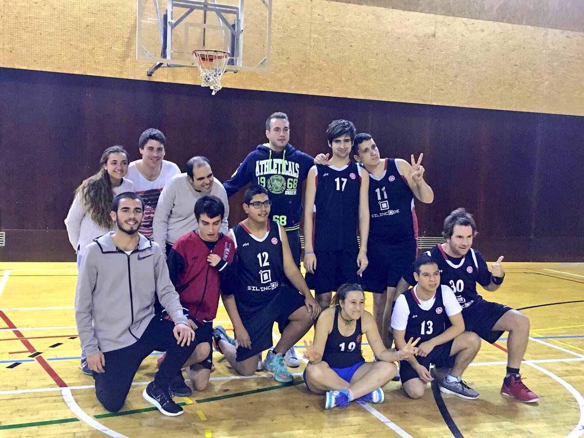 UESC_SantCugat's tweet photo. @QbasketStCugat @FemSantAdria @CB_Granollers @CNCALDESBASQUET @BasquetCanpa @cbsantfeliuenc @CBGRUPBARNA @CBFCERDANYOLA @cbCerdanyola @BasquetCornella 🌟🔴⚫️ TORNEIG DE REIS DE SANT CUGAT (5ª edició) 📸 La #UESCASDI també ha jugat el seu partit durant el #TorneigReisUESC 📲 @acellfederacio @SOCatalunya https://t.co/4Siby6BLAl