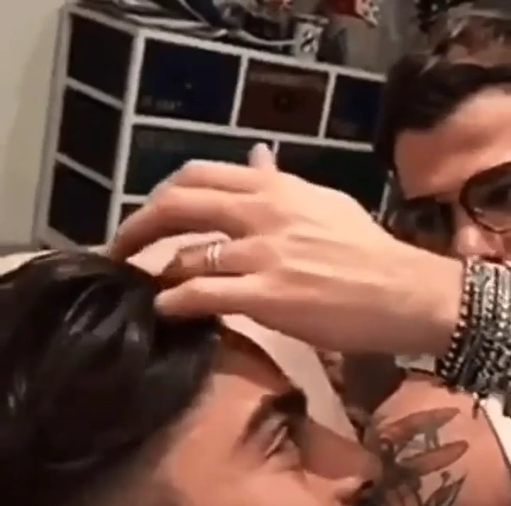 Mariagmailcom18's tweet photo. Questo nostro amore è come musica è non potrà finire mai 💖💖💖 #clario https://t.co/HI3vrpUDZb