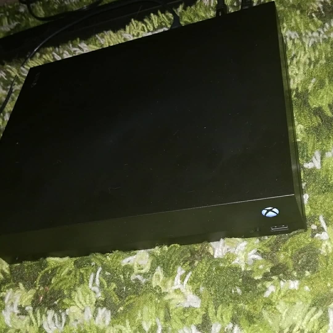 KayleeSteffen's tweet photo. Well Origins, I ain't gonna be able to play you for a few days. This thing is getting sent back to the factory. So I'm gonna be bored.... extremely bored.... & a little depressed. I only have a PS4 to entertain me now.... ugh! #BrokenXbox 😢😢 @assassinscreed @Ubisoft @Abzybabzy https://t.co/2mbctdKAqz
