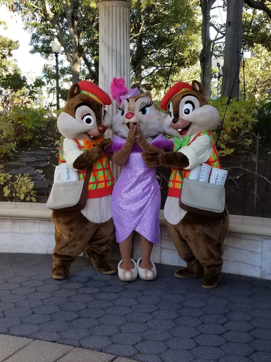 猫神d垢 2日目のシー ランドと比べて沢山のキャラとグリできました W 天気もとてもいいので夕方のディズニーもとても綺麗