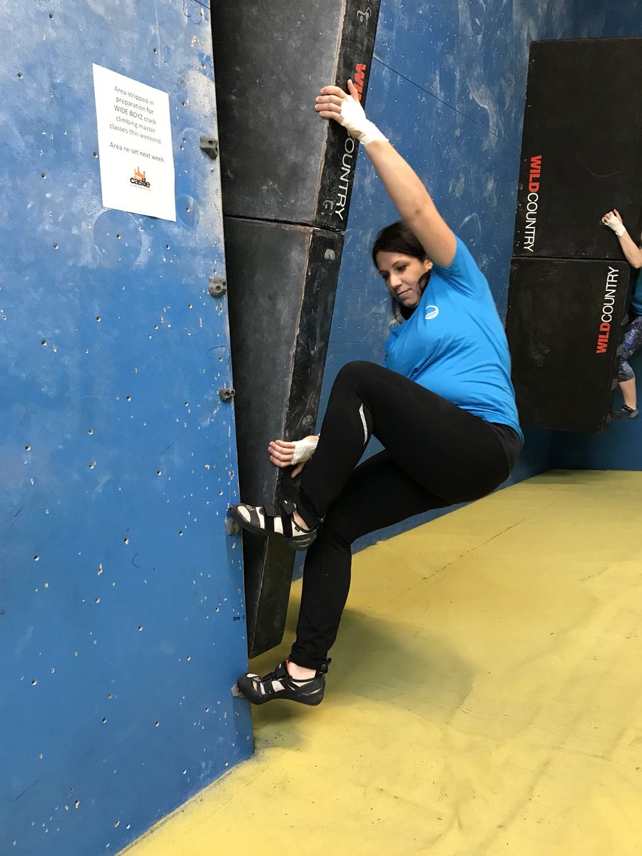 wide_boyz's tweet photo. Throwing shapes during the #crackschool event @CastleClimbing in November. The 2018 events kick off this weekend @DepotLeeds 6th Jan & @DepotNottingham 7th Jan. Check walls for bookings 💪👊 https://t.co/NYU6U15olG