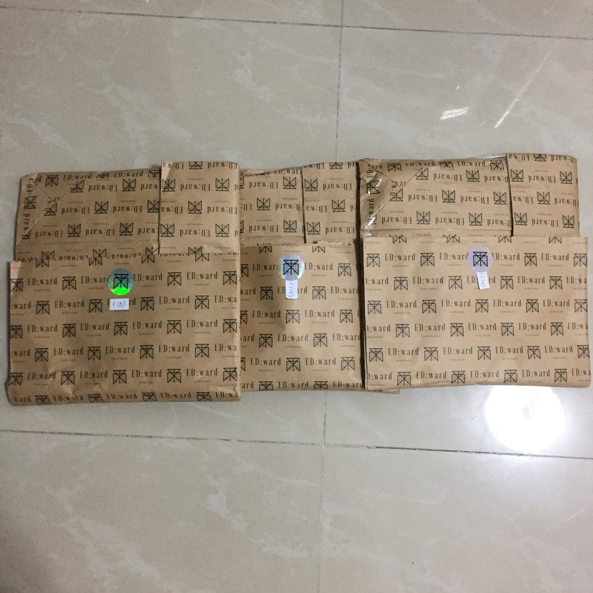 GUANLINSTAR_SG's tweet photo. ‘LINSPIRED’ goods from @foredteam have also arrived! 💕 #CHICKLINUPDATES https://t.co/hZD3UGar7d