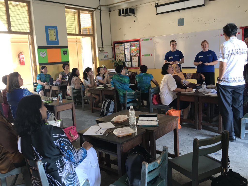 zahirahz's tweet photo. In Penang today, a collaboration between @TeachForMsia , @LRTT_Training &amp; PPD Timur Laut. Opening Ceremony for the 21st Century Learning Pedagogical Approaches Training Programme with about 220 teachers &amp; PPD officers. https://t.co/Rukmb1XUWW
