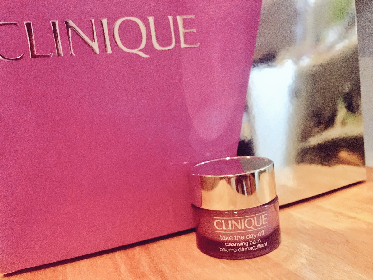 paiitum's tweet photo. Take the day off cleansing balm จาก #Clinique ได้ตำแหน่ง คลีนซิ่งสำหรับพกพาไปเลยย สะดวก สะอาด ใช้ง่าย พกไปเที่ยวไม่หกเลอะเทอะ #howtoperfect #ไว้รีวิวห้ามขายของโว้ยยย #bestof2017 #ไปตำสิจ๊ะ https://t.co/cXYJfFIfcC