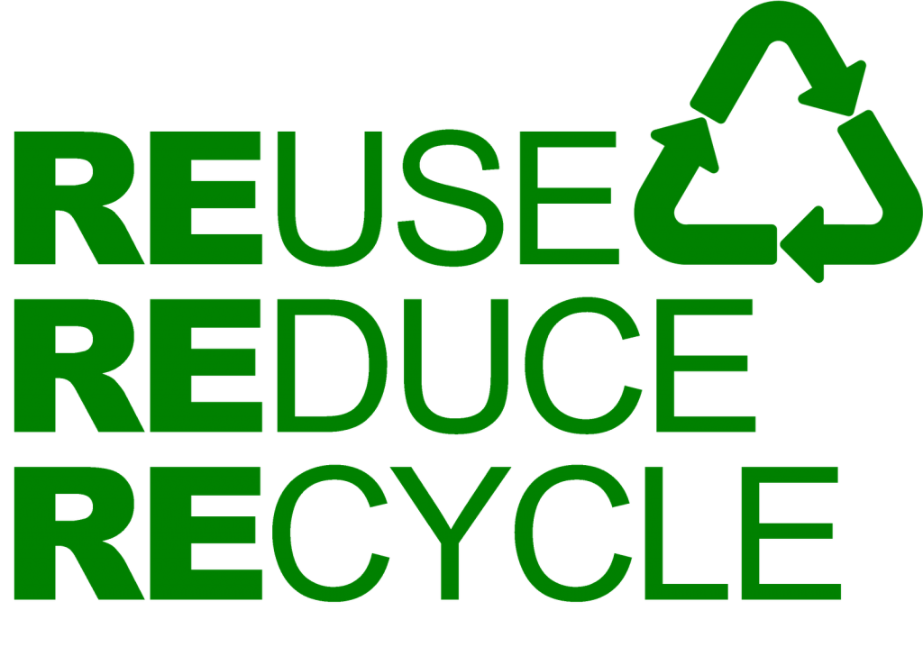 RecyclingUK's tweet photo. Every year, 18 million tonnes of waste is sent to a UK landfill site #ReduceReuseRecycle https://t.co/Aq9W1vCrtW