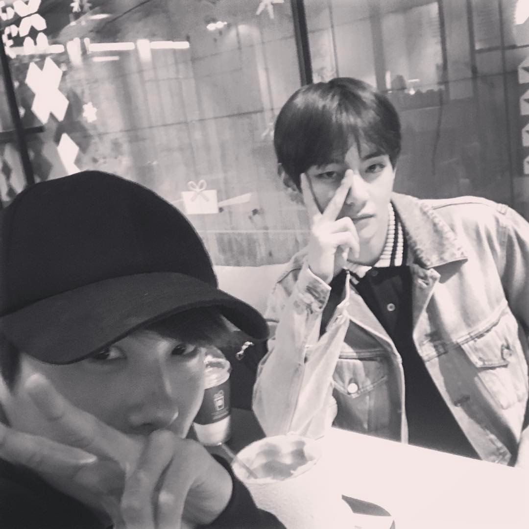 Park Hyunsik  Alongside Seojoon, Hyunsik is also seen to meet up with Taehyung. Taehyung even slept over at his house.