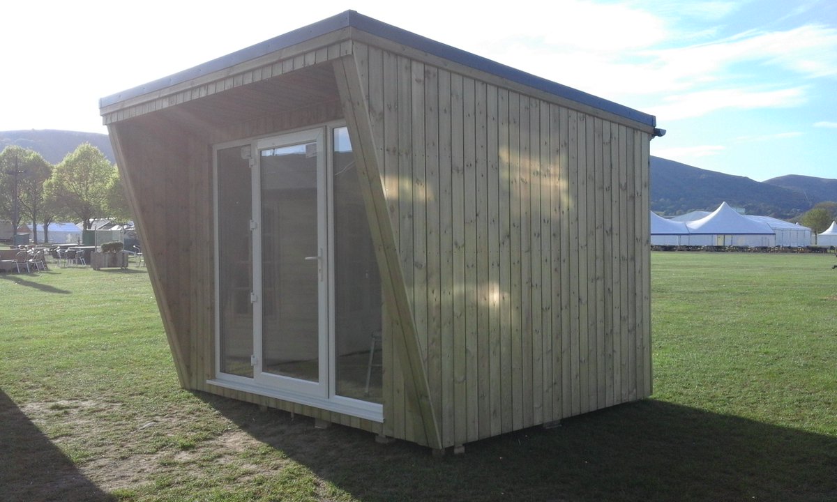 PristineRooms's tweet photo. #cornerroom #cornersummerhouse #playhouse #gym #gardenoffce #gardenroom #summerhouse #beachhuts #gardenstudio #studio #pristinegardenrooms #pristinepropertycare #summerhouse #shed #garden #home #summer #winter #uk #day #bbq #mancave #sheshed #gym #homegym #workshop #storage https://t.co/nuXGWQ0u8H