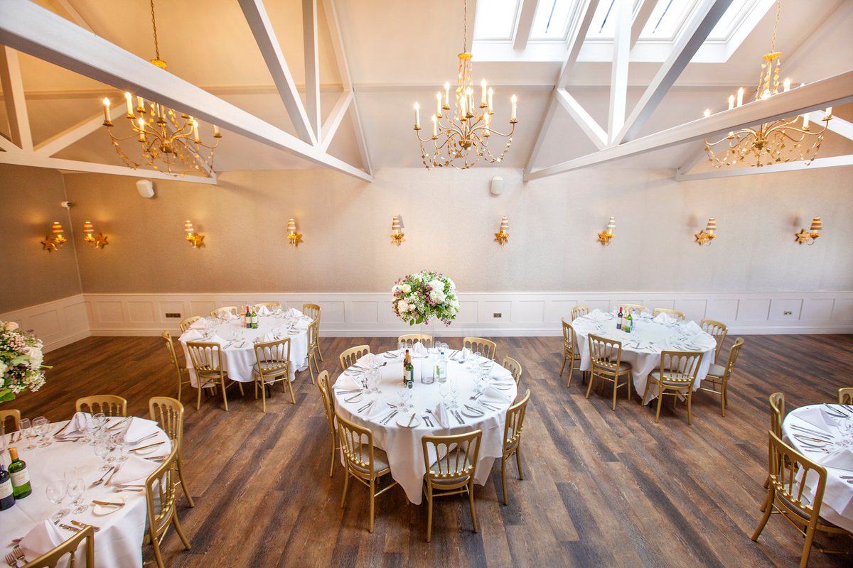 MeetInNotts's tweet photo. See inside #Nottingham's stunning @CCH_Hotel after its recent £750,000 refurbishment &amp; take advantage of #discounted #delegate #rates and exclusive special offers https://t.co/XFA8sRe13r https://t.co/Mrv67LLulJ