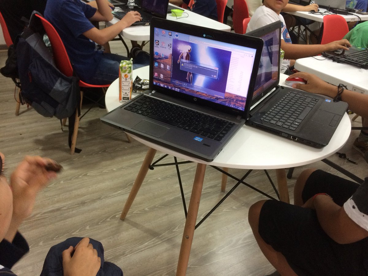 globalEsQoK's tweet photo. Hoy comenzamos un gran día con el taller de creación de #videojuegos! #minigamers #makehuman #blender #unity https://t.co/wGK30q28My