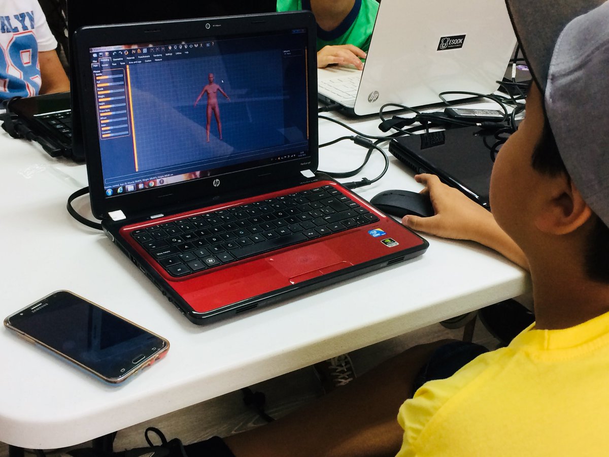 globalEsQoK's tweet photo. Hoy comenzamos un gran día con el taller de creación de #videojuegos! #minigamers #makehuman #blender #unity https://t.co/wGK30q28My