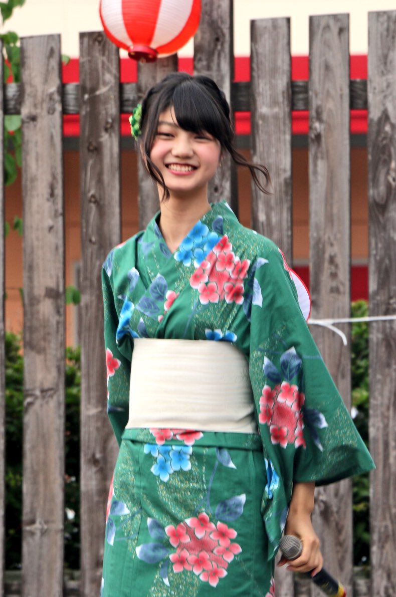 Pin by Kitty Na on 着物 和服 | Japanese outfits, Japanese kimono