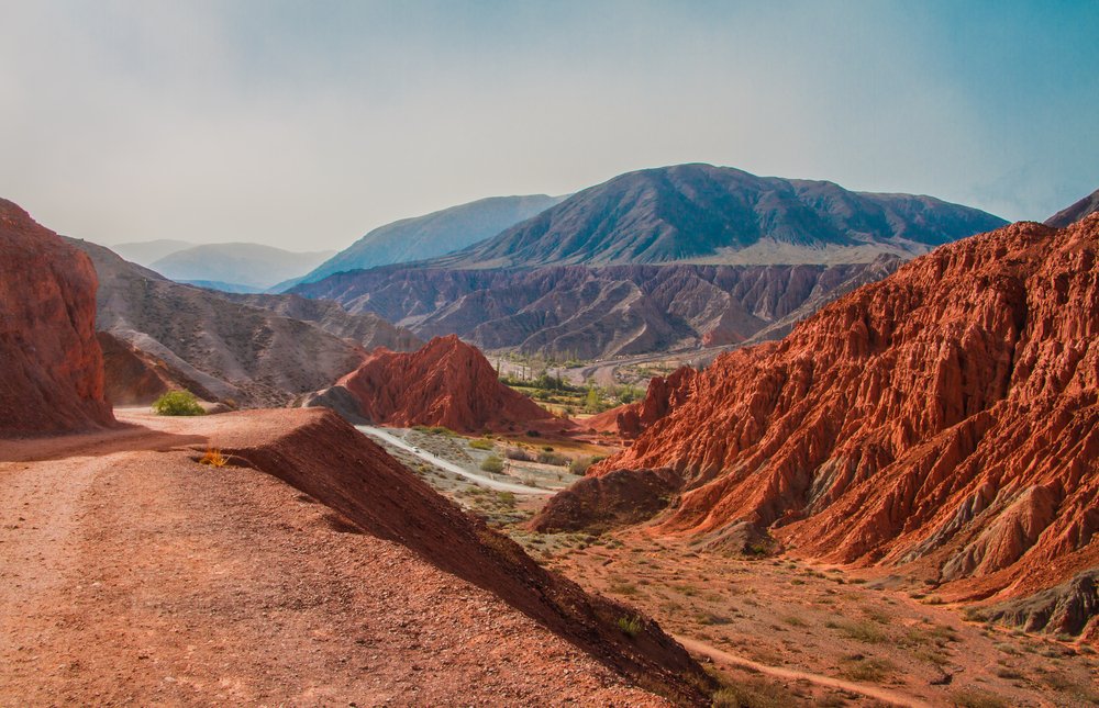 Aleani's tweet photo. #Jujuy es elegido por @NatGeo como el 2° mejor destino del mundo 🌎 para visitar!! 
¡Conocé estos hermosos paisajes viajando con nosotros! https://t.co/EOPeTQsjv6 #Argentina #Pais #natural  @munissdejujuy  🌄 #Aleani #Viajes https://t.co/Sf0VbpHSjC