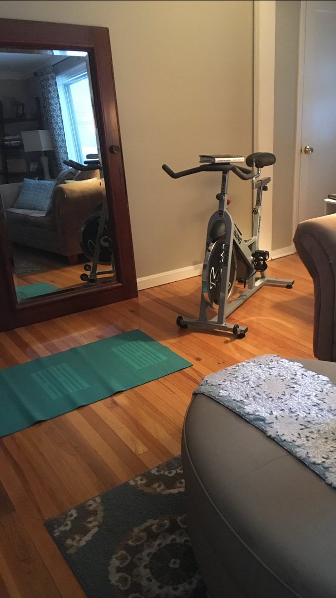 jillkonopka's tweet photo. When the gym & @HartfordSweat is closed your am workout happens in your living room🚴🏻♂️🙏🏻#SnowYoga #Spin4Life https://t.co/5SsRA0OgJt