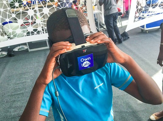 OwnLabs, un projet ambitieux qui fait aimer et découvrir les sciences aux écoliers, grâce à la réalité virtuelle!
#happyinafrica
#OwnLabs
#education
#InnovatingAfrica
#Venturi happyinafrica.com/reussite/labs-…