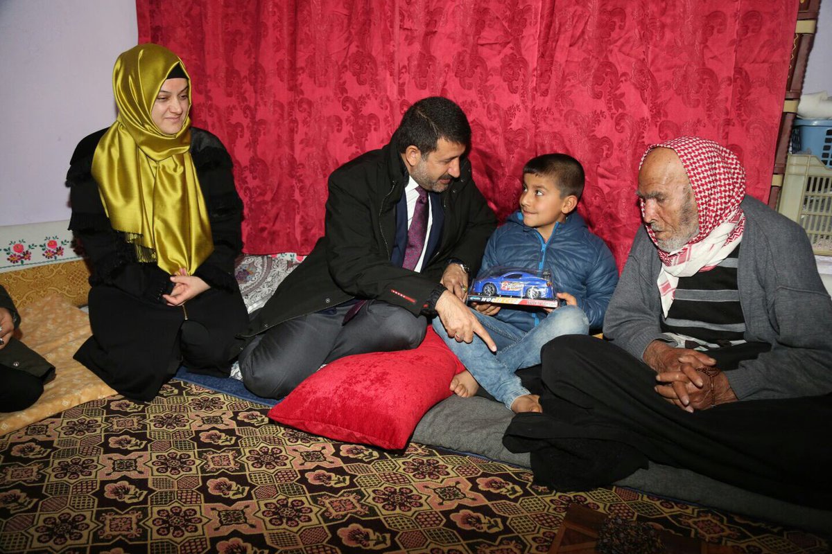 Yaşlılarımızı ziyaret ediyoruz. Yakubiye mahallemizdeyiz.