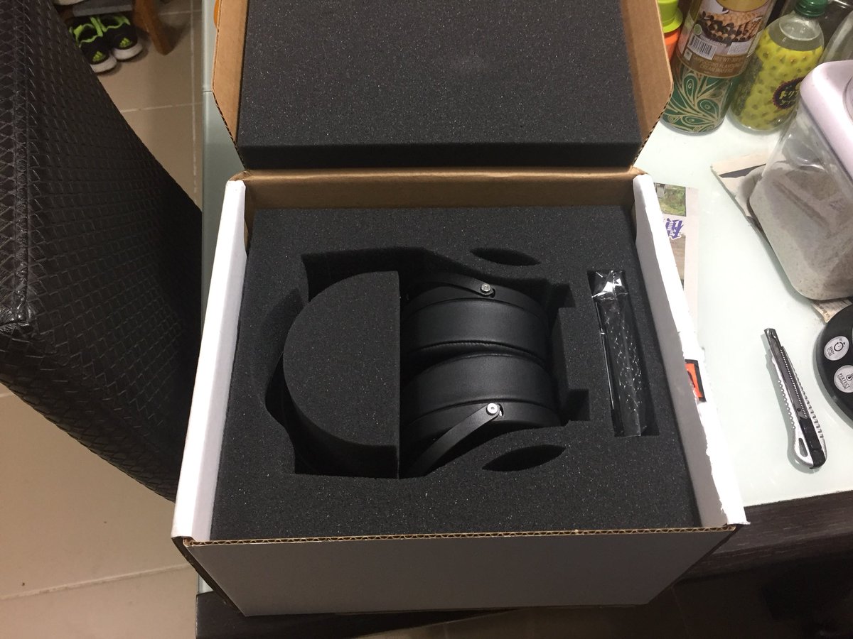 cluias's tweet photo. Got it! My first LCD #Audeze #LCD2C https://t.co/AMakdscFgn