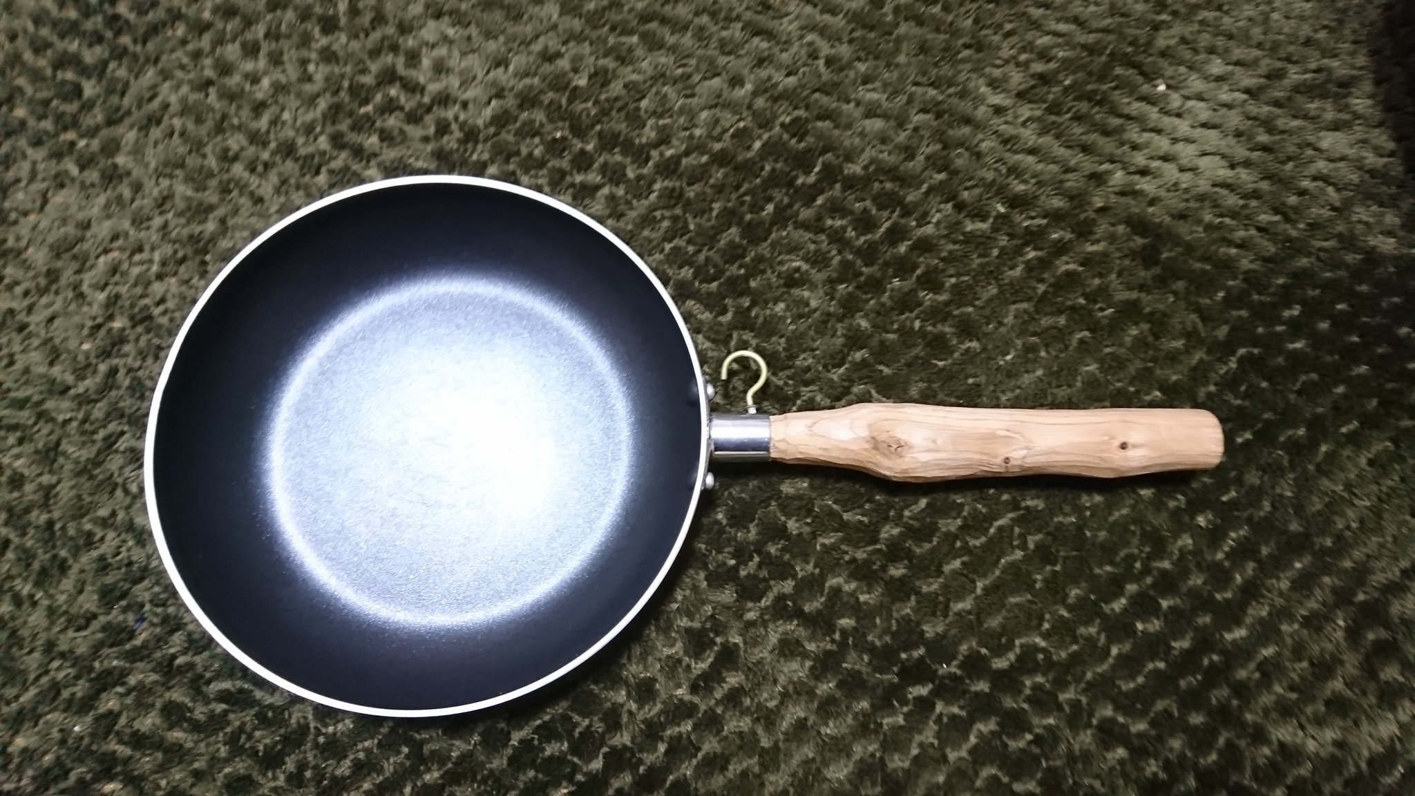 スパスはしもと ダイソーフライパンを焚き火フライパン風に改造 焚き火フライパン