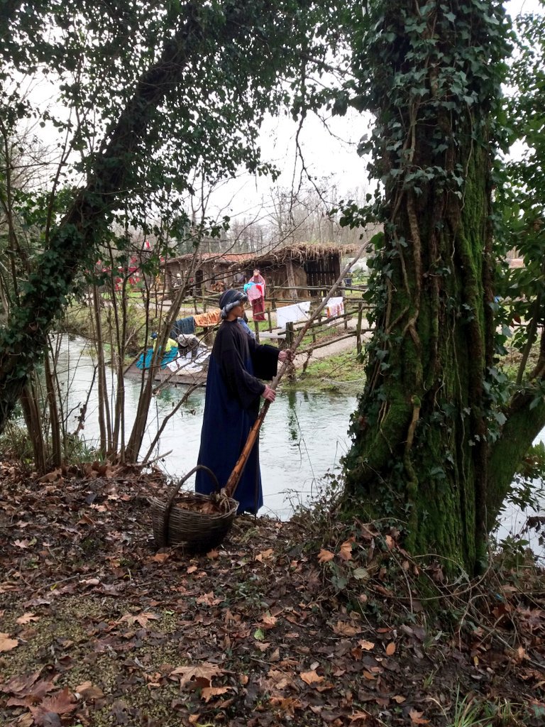 VisitFVG's tweet photo. Il #presepe si estende per 15 mila metri quadri fra i tre rami della Roggia di #Corgnolo collegati tra loro da ponticelli

#fvglive https://t.co/zoAq0E1Mu9