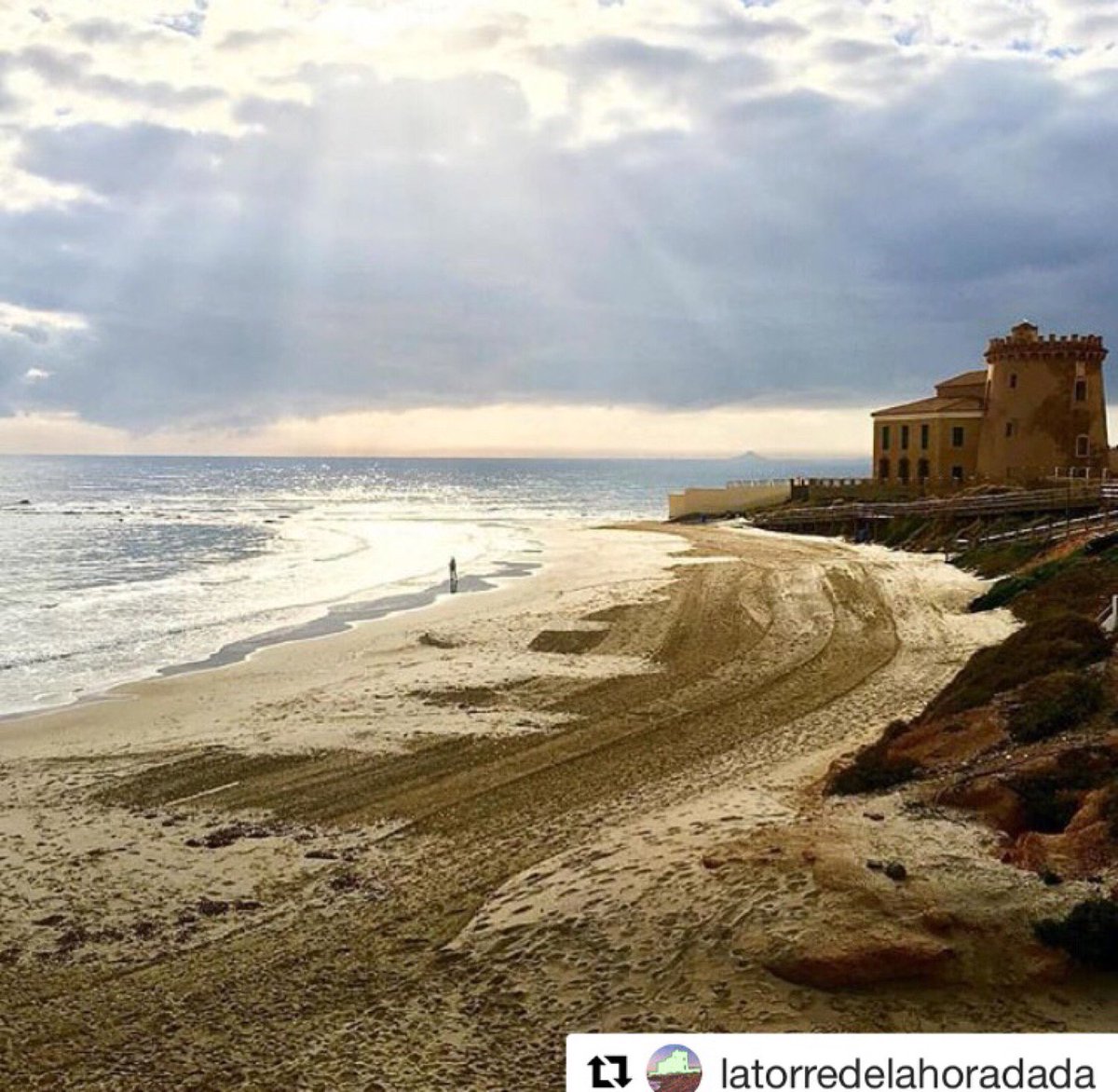 visitphoradada's tweet photo. En la torred vigía #torredelahoradada #pilardelahoradada #alicante #mediterraneoenvivo (@ Torre Vigía del siglo XVI in Torre de la Horadada, Alicante) https://t.co/2wbLXRrUhI https://t.co/6dBbAs6fiQ