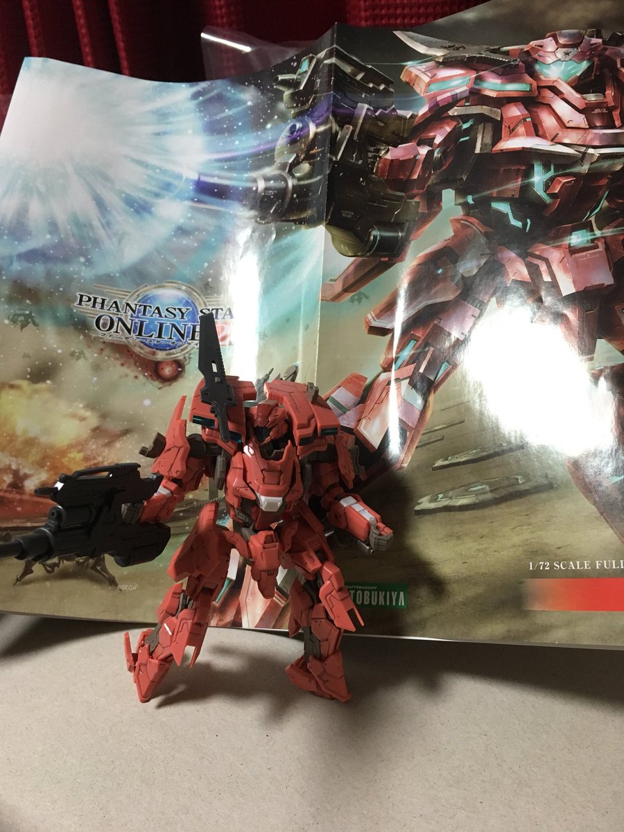 Shini_Zack's tweet photo. A little bit of a dirty job, but at least I got the job done. Work starting just next week, no time to sand or custom paint. Just cut and line markings. #gunpla #notgunpla #pso2 #AIS https://t.co/Vz8QKNb177