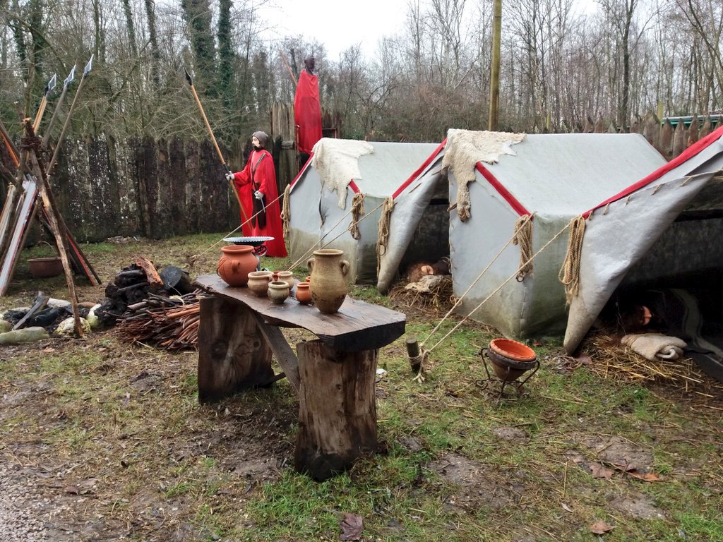 VisitFVG's tweet photo. Alcune scene di vita quotidiana nell'accampamento romano! C'è  da rimanere a bocca aperta 😮

Presepe di #corgnolo!

#presepifvg2018 #fvglive https://t.co/ztfbHxIKUn