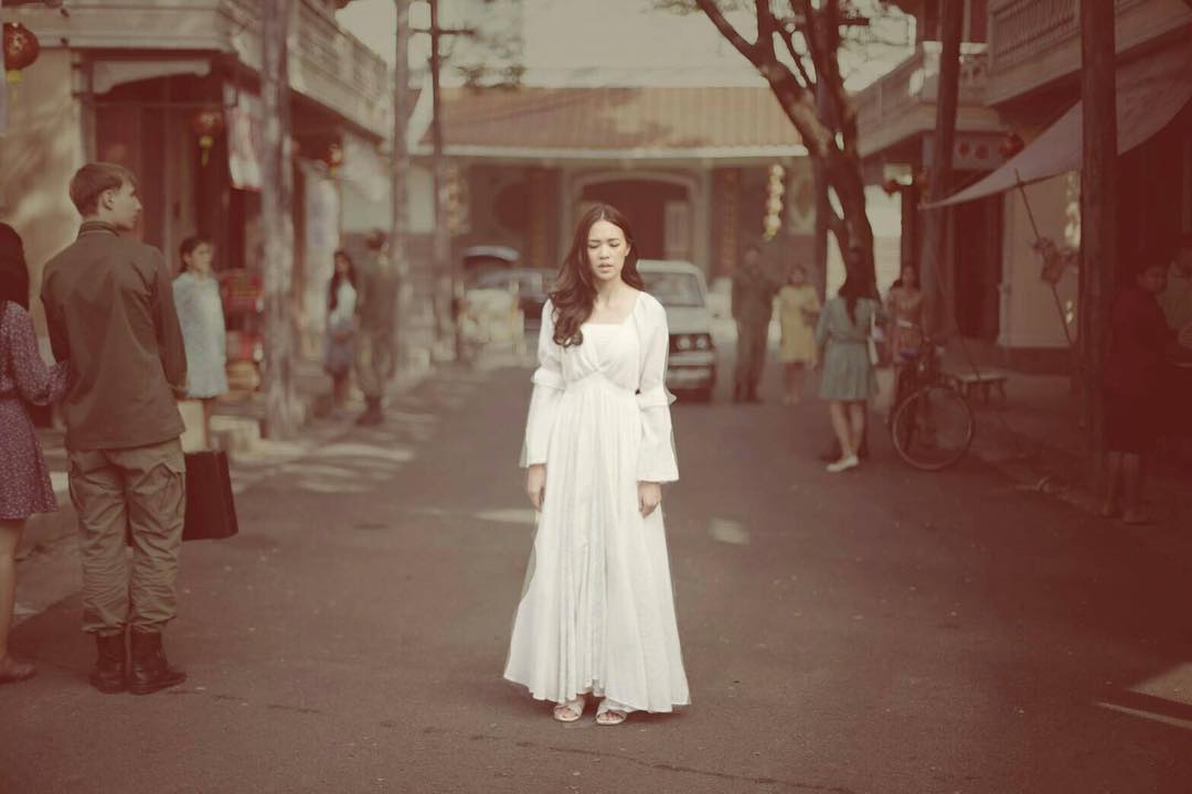 A small girl in a big world 🙂💜 #ลงเครื่องก็ลุยต่อเลย #จะหลับคากล้องละ 😅