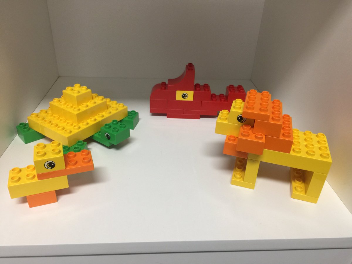 ozlemkayabass's tweet photo. 4 yaş disiplinler arası çalışma örneği: sınıf öğretmeni ali babanın çiftliği şarkısı ile hayvanları öğretir biz de dersimizde legodan o hayvanların figürlerini yaparız. #teamworks @tekokullari #makerstudents #egtkonus #işimizebakalım https://t.co/cp3r11zXhA